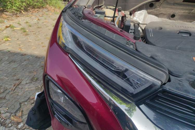 Used Chevrolet Trailblazer 2019 435T RS CVT Two-Wheel Drive Dynamic Edition China VI Standard Right Front Headlight