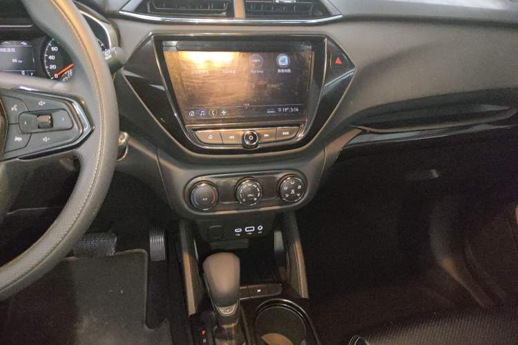Used Chevrolet Trailblazer 2019 435T Redline CVT Two-Wheel-Drive Sharp Edition China VI Standard Audio And AC Panel