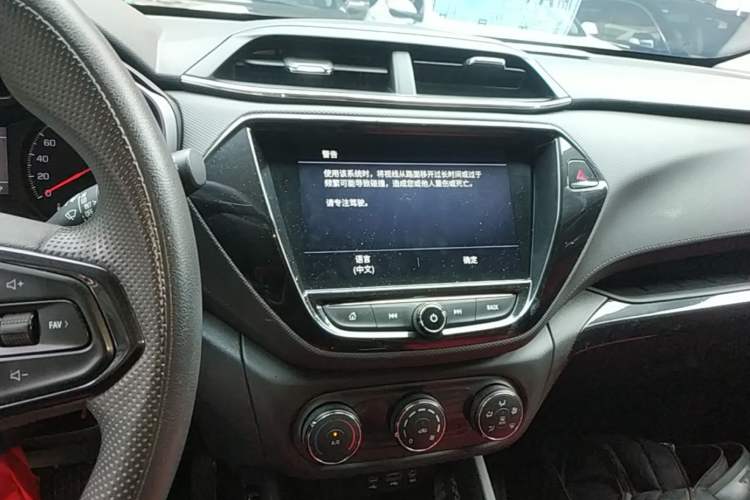 Used Chevrolet Trailblazer 2019 435T Redline CVT Two-Wheel-Drive Sharp Edition China VI Standard Audio And AC Panel