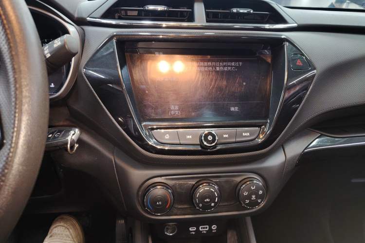 Used Chevrolet Trailblazer 2019 435T Redline CVT Two-Wheel-Drive Sharp Edition China VI Standard Audio And AC Panel