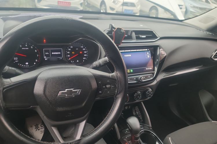 Used Chevrolet Trailblazer 2019 435T Redline CVT Two-Wheel-Drive Sharp Edition China VI Standard Center Console