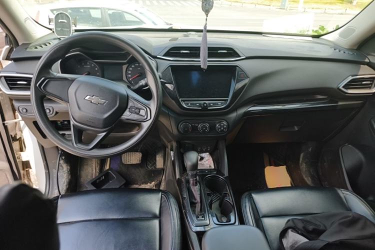 Used Chevrolet Trailblazer 2019 435T Redline CVT Two-Wheel-Drive Sharp Edition China VI Standard Center Console