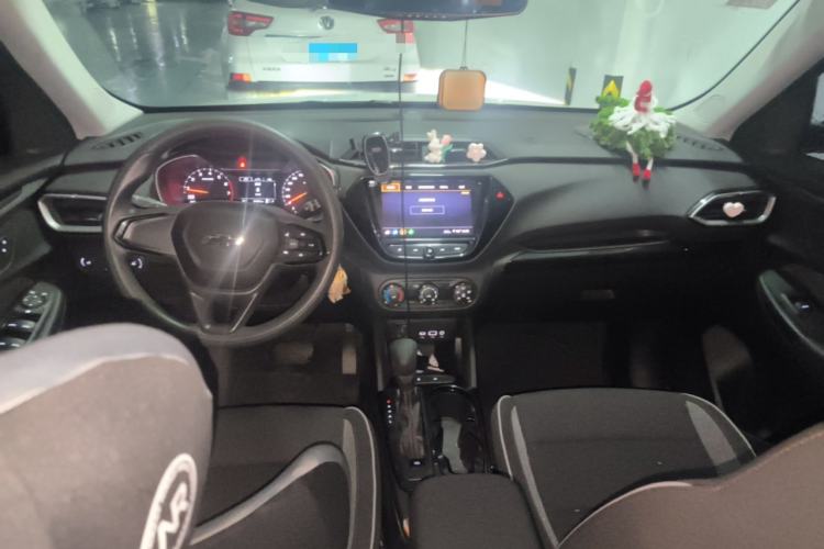 Used Chevrolet Trailblazer 2019 435T Redline CVT Two-Wheel-Drive Sharp Edition China VI Standard Center Console
