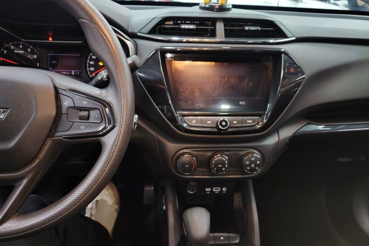 Used Chevrolet Trailblazer 2019 435T Redline CVT Two-Wheel-Drive Sharp Edition China VI Standard Center Console