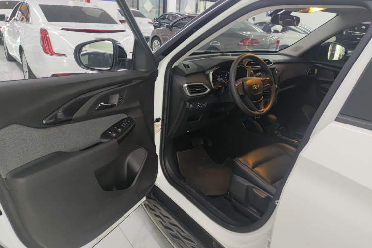 Used Chevrolet Trailblazer 2019 435T Redline CVT Two-Wheel-Drive Sharp Edition China VI Standard Driver Seat