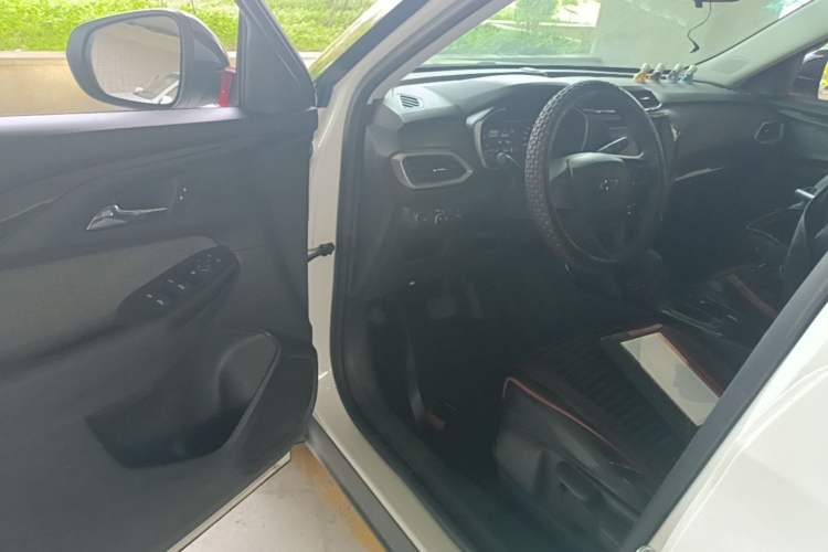 Used Chevrolet Trailblazer 2019 435T Redline CVT Two-Wheel-Drive Sharp Edition China VI Standard Driver Seat