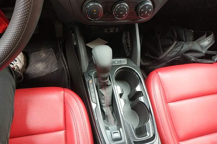 Used Chevrolet Trailblazer 2019 435T Redline CVT Two-Wheel-Drive Sharp Edition China VI Standard Gear Lever