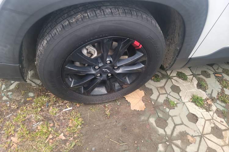 Used Chevrolet Trailblazer 2019 435T Redline CVT Two-Wheel-Drive Sharp Edition China VI Standard Left Front Wheel Hub