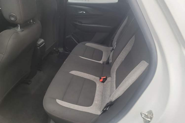 Used Chevrolet Trailblazer 2019 435T Redline CVT Two-Wheel-Drive Sharp Edition China VI Standard Left Rear Seat