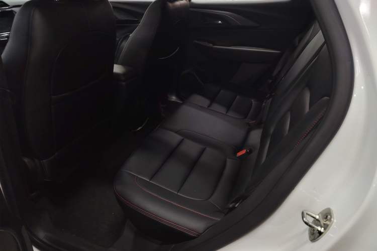 Used Chevrolet Trailblazer 2019 435T Redline CVT Two-Wheel-Drive Sharp Edition China VI Standard Left Rear Seat