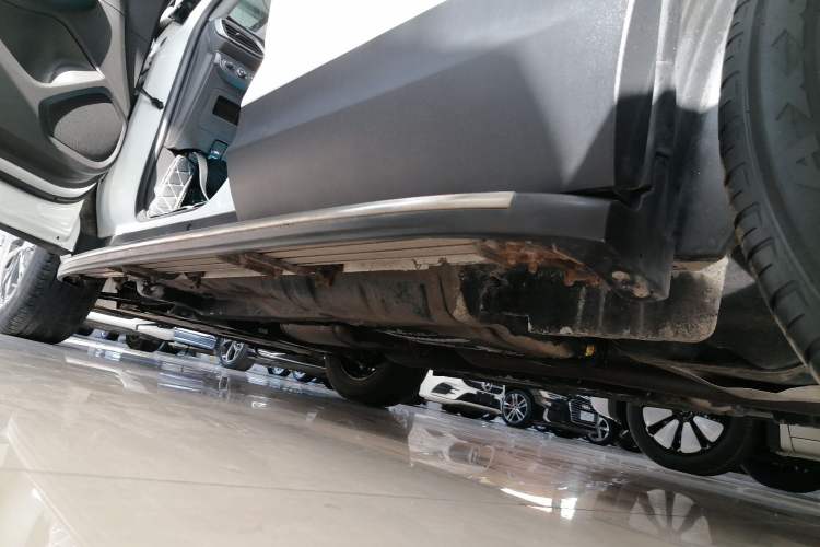 Used Chevrolet Trailblazer 2019 435T Redline CVT Two-Wheel-Drive Sharp Edition China VI Standard Left Side Sill