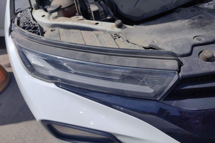 Used Chevrolet Trailblazer 2019 435T Redline CVT Two-Wheel-Drive Sharp Edition China VI Standard Right Front Headlight