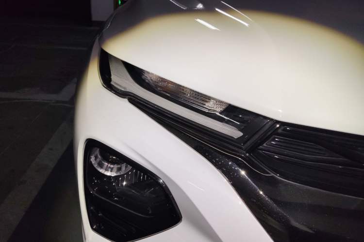 Used Chevrolet Trailblazer 2019 435T RS Automatic All-Wheel-Drive Huanrui Edition China VI Standard Right Front Headlight