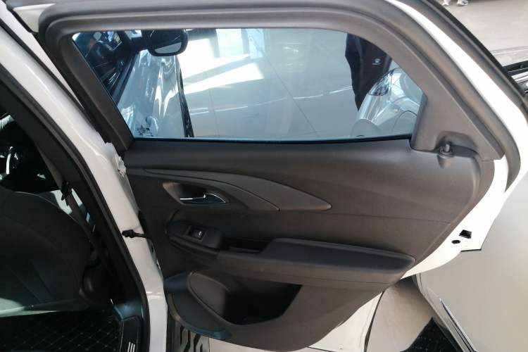 Used Chevrolet Trailblazer 2019 435T Redline CVT Two-Wheel-Drive Sharp Edition China VI Standard Right Rear Door Interior