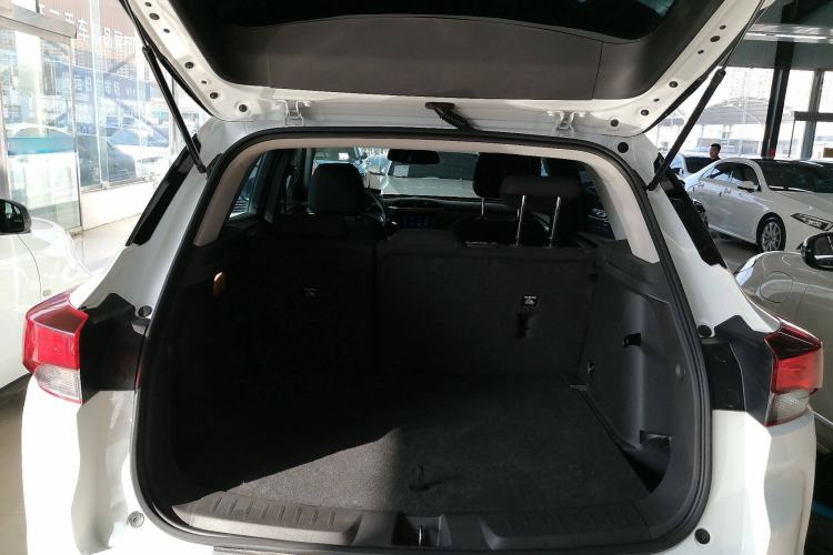 Used Chevrolet Trailblazer 2019 435T Redline CVT Two-Wheel-Drive Sharp Edition China VI Standard Trunk