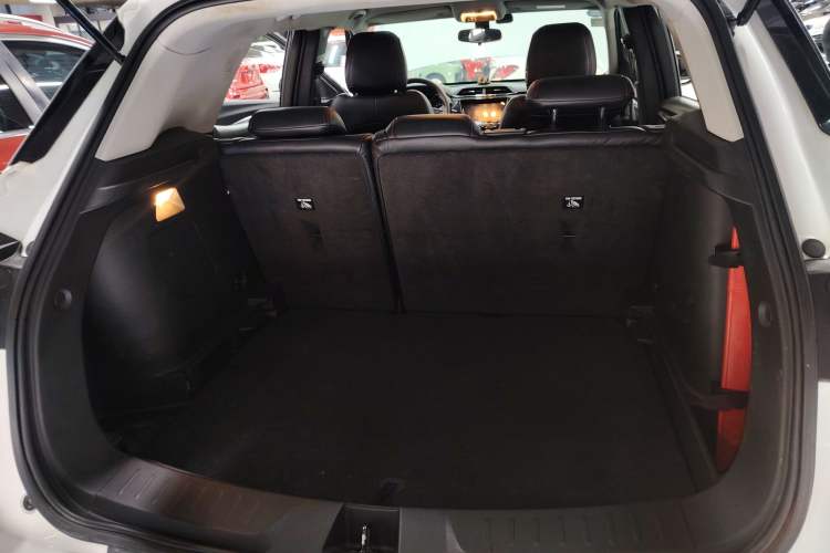Used Chevrolet Trailblazer 2019 435T Redline CVT Two-Wheel-Drive Sharp Edition China VI Standard Trunk