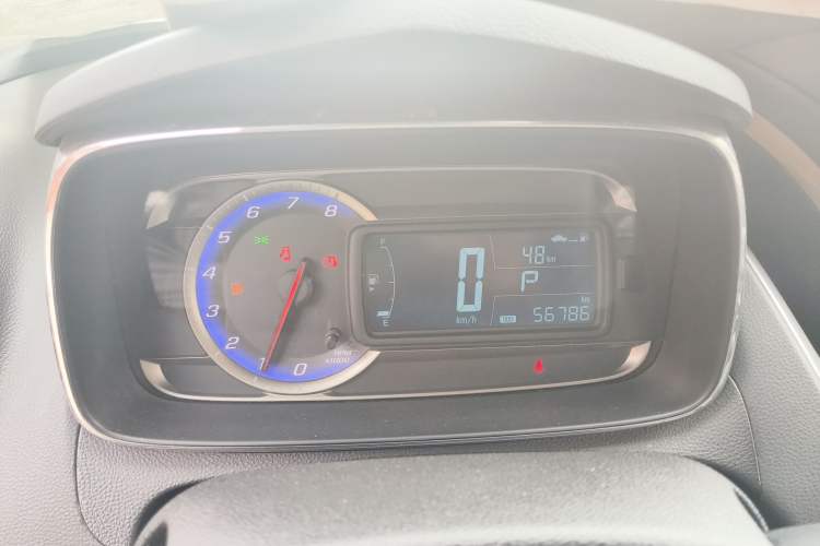 Used Chevrolet Trax 2014 1.4T Automatic Two-Wheel Drive Luxury Model Odometer Close Up