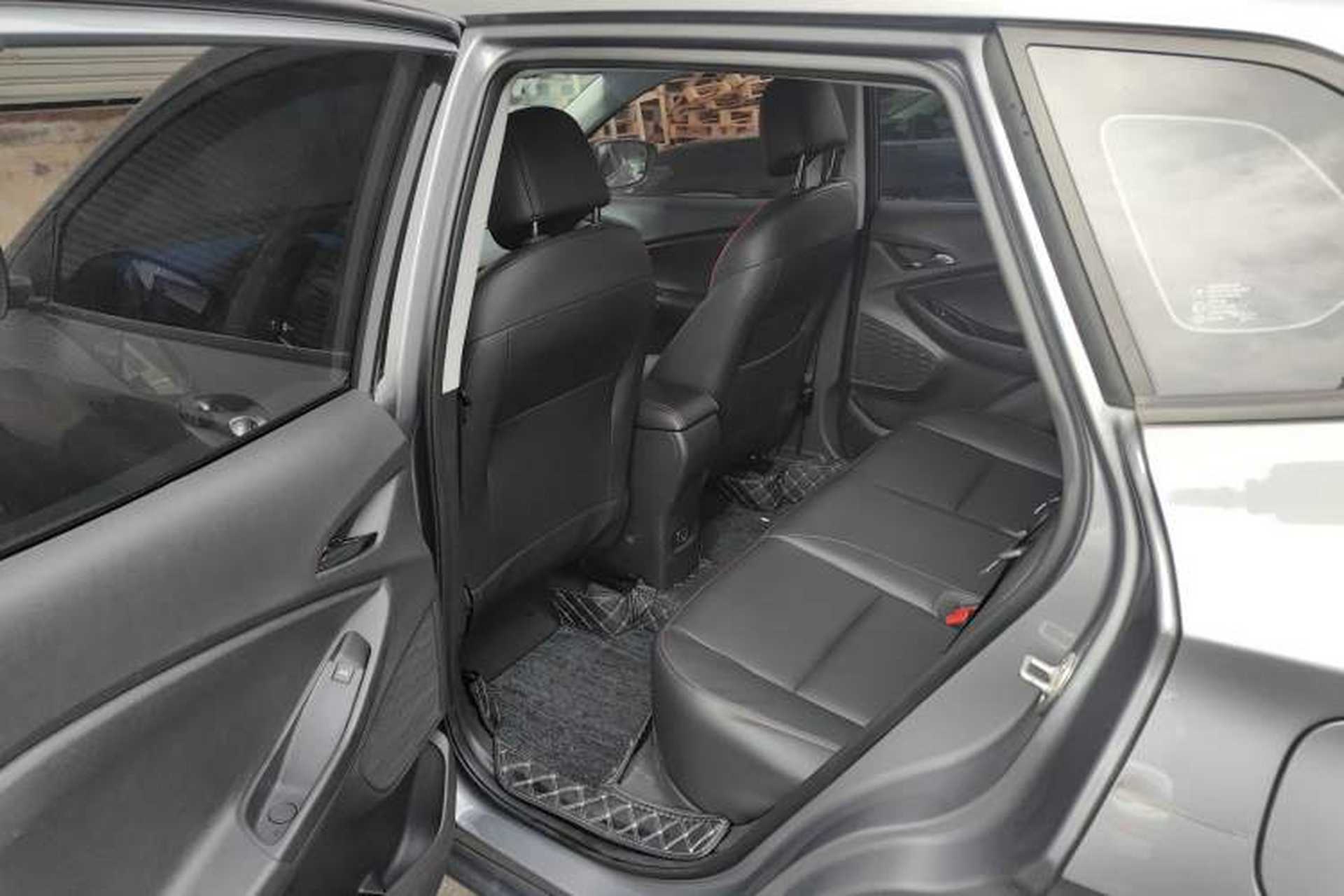 Used Chevrolet Trax 2021 Redline 335T CVT Top-Tier Model China VI Standard Left Rear Seat