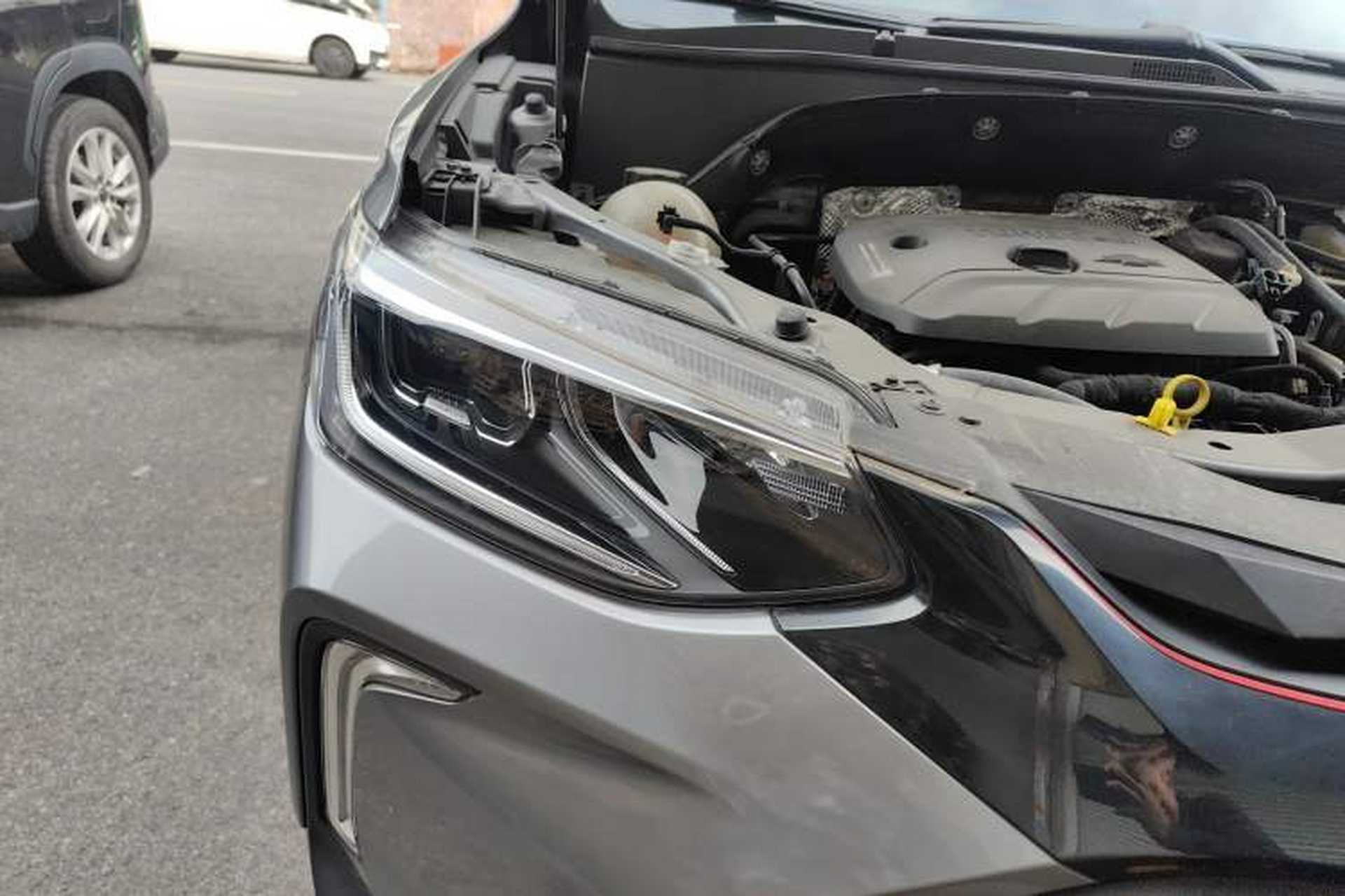Used Chevrolet Trax 2021 Redline 335T CVT Top-Tier Model China VI Standard Right Front Headlight