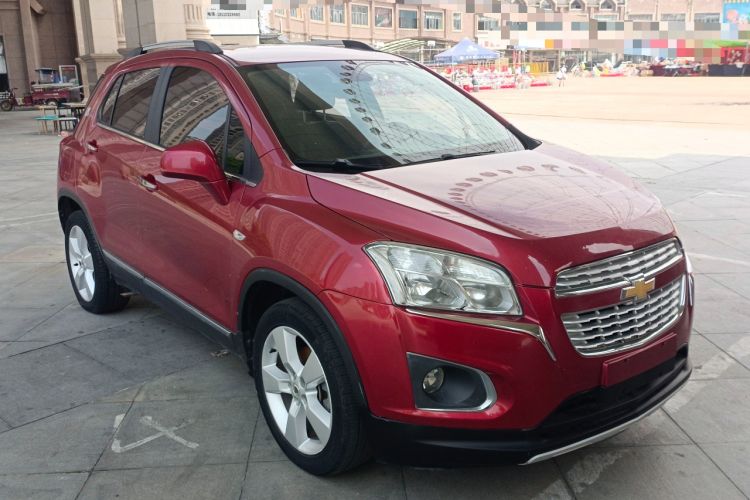 Used Chevrolet Trax 2014 1.4T Automatic All-Wheel Drive Flagship Version Front Right 45 Deg