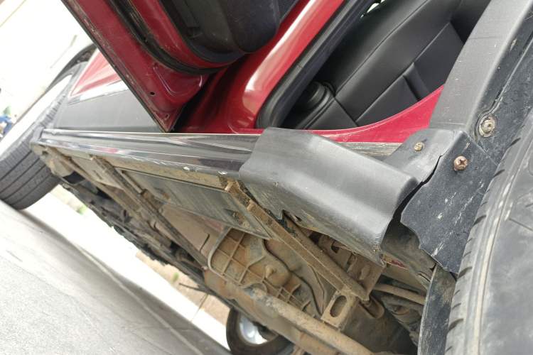 Used Chevrolet Trax 2014 1.4T Automatic All-Wheel Drive Flagship Version Left Side Sill