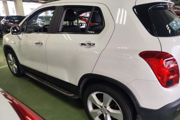 Used Chevrolet Trax 2016 1.4T Automatic Two-Wheel Drive Luxury Version Exterior 3