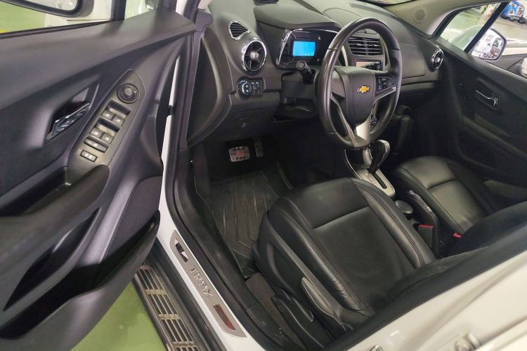 Used Chevrolet Trax 2016 1.4T Automatic Two-Wheel Drive Luxury Version Interior 3
