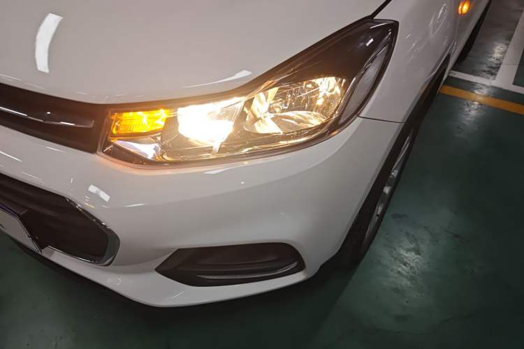 Used Chevrolet Trax 2018 330T Automatic Two-Wheel Drive Elite Model Left Front Headlight