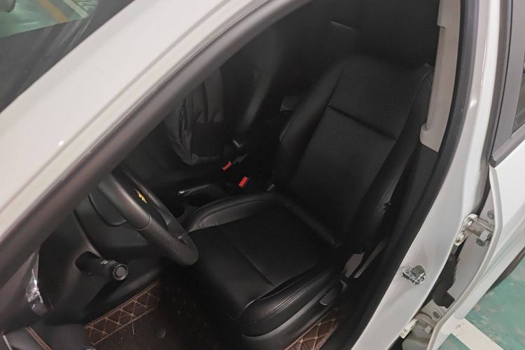 Used Chevrolet Trax 2018 330T Automatic Two-Wheel Drive Elite Model Left Front Seat