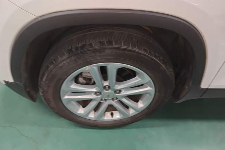 Used Chevrolet Trax 2018 330T Automatic Two-Wheel Drive Elite Model Left Front Wheel Hub