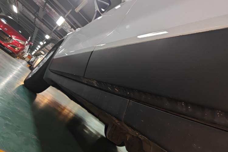 Used Chevrolet Trax 2018 330T Automatic Two-Wheel Drive Elite Model Left Side Sill