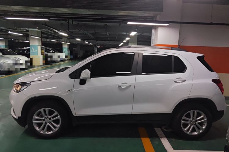 Used Chevrolet Trax 2018 330T Automatic Two-Wheel Drive Elite Model Left Side