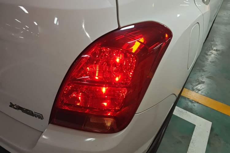 Used Chevrolet Trax 2018 330T Automatic Two-Wheel Drive Elite Model Right Rear Taillight