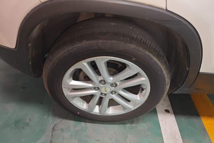Used Chevrolet Trax 2018 330T Automatic Two-Wheel Drive Elite Model Right Rear Wheel Hub