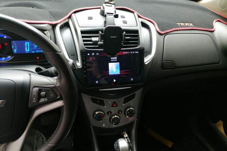 Used Chevrolet Trax 2014 1.4T Automatic Two-Wheel Drive Luxury Model Audio And AC Panel