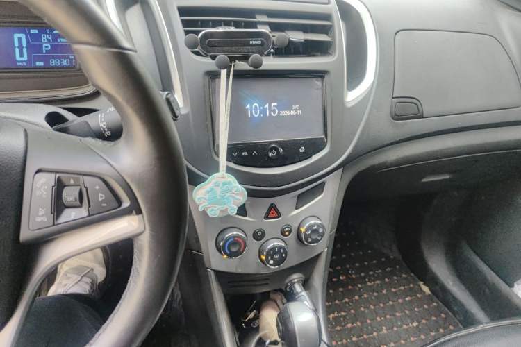 Used Chevrolet Trax 2014 1.4T Automatic Two-Wheel Drive Luxury Model Audio And AC Panel