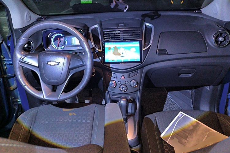 Used Chevrolet Trax 2014 1.4T Automatic Two-Wheel Drive Comfort Version Center Console