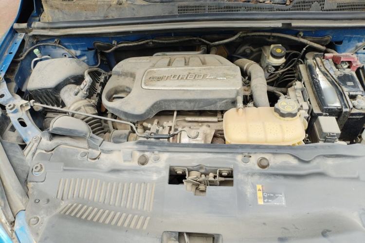 Used Chevrolet Trax 2014 1.4T Manual Two-Wheel Drive Comfort Model Engine Bay