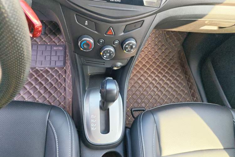 Used Chevrolet Trax 2014 1.4T Automatic Two-Wheel Drive Comfort Version Gear Lever