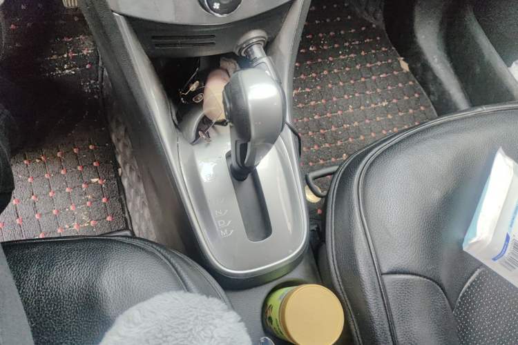 Used Chevrolet Trax 2014 1.4T Automatic Two-Wheel Drive Luxury Model Gear Lever