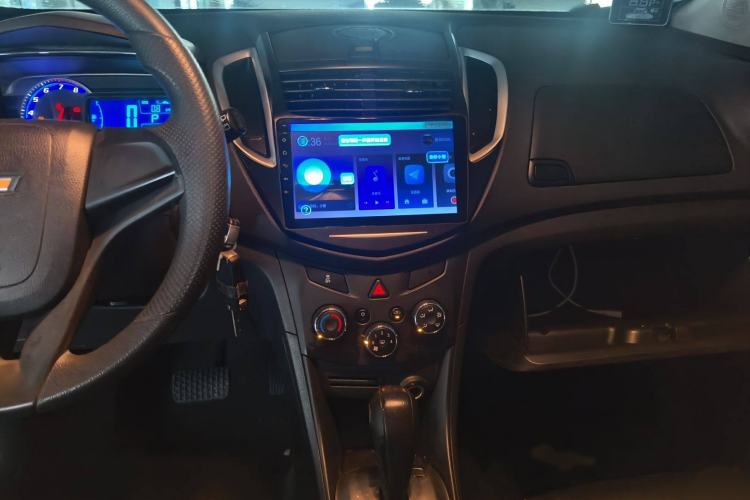 Used Chevrolet Trax 2014 1.4T Automatic Two-Wheel Drive Comfort Version Interior 5
