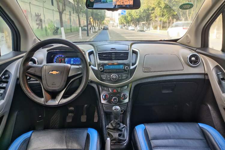 Used Chevrolet Trax 2014 1.4T Manual Two-Wheel Drive Comfort Model Interior 7