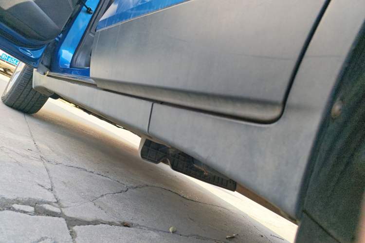 Used Chevrolet Trax 2014 1.4T Automatic Two-Wheel Drive Comfort Version Left Side Sill