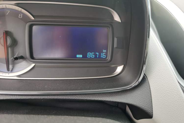 Used Chevrolet Trax 2014 1.4T Automatic Two-Wheel Drive Luxury Model Odometer Close Up