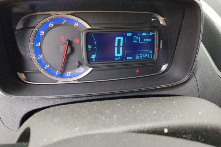 Used Chevrolet Trax 2014 1.4T Manual Two-Wheel Drive Comfort Model Odometer Close Up