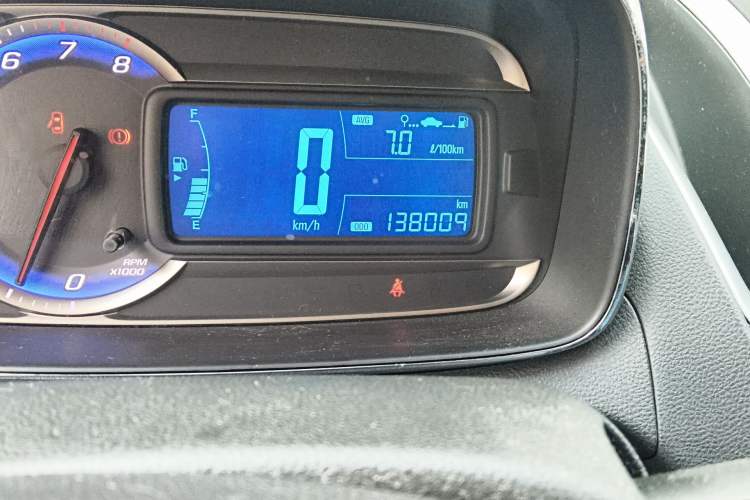 Used Chevrolet Trax 2014 1.4T Manual Two-Wheel Drive Comfort Model Odometer Close Up