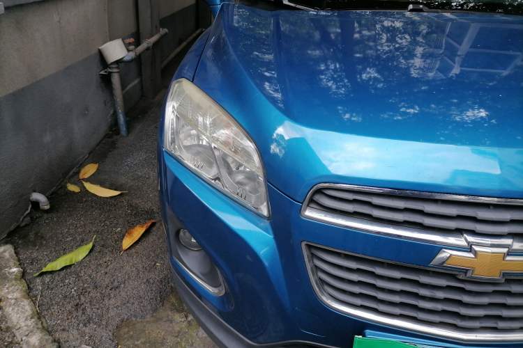 Used Chevrolet Trax 2014 1.4T Automatic Two-Wheel Drive Luxury Model Right Front Headlight