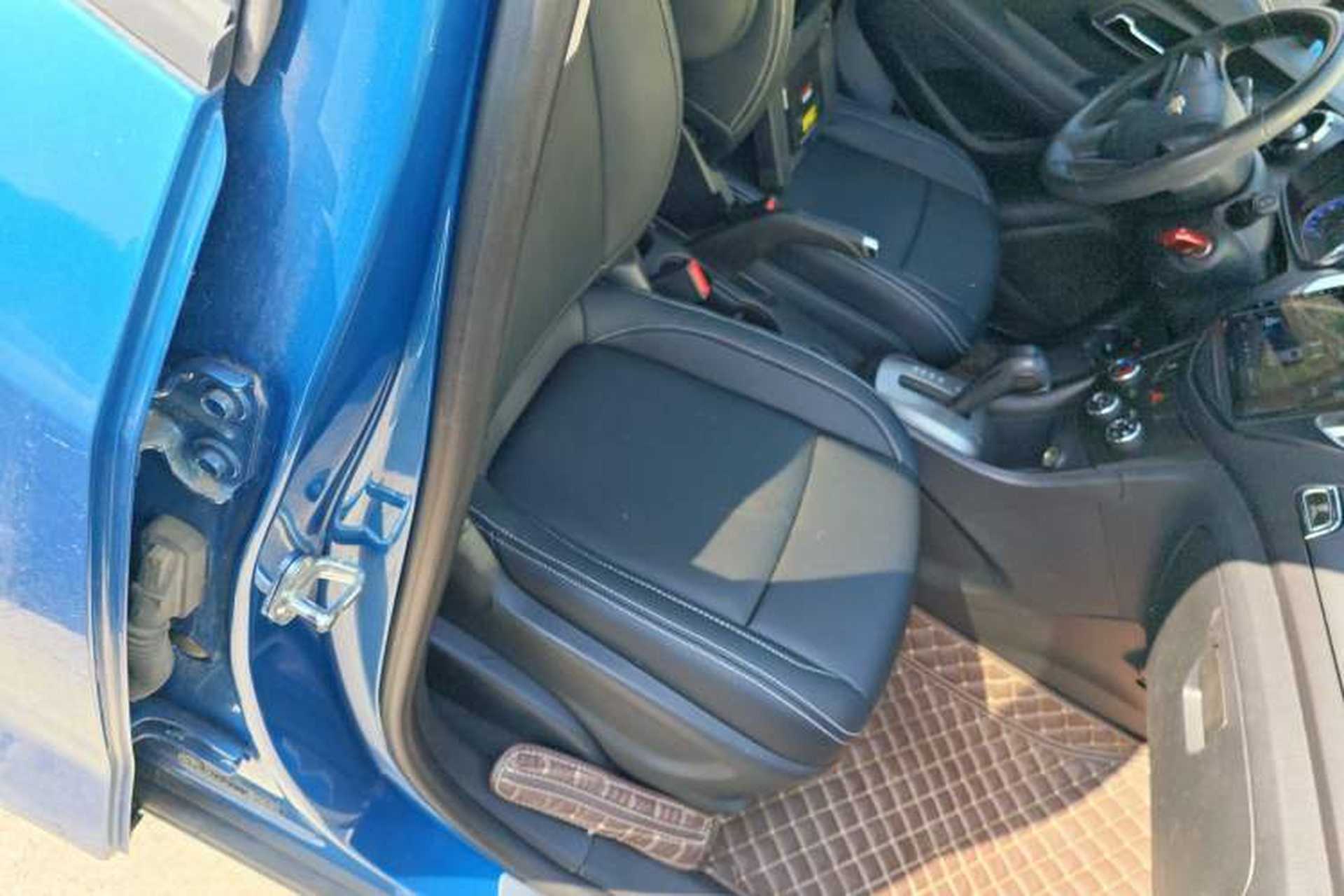 Used Chevrolet Trax 2014 1.4T Automatic Two-Wheel Drive Comfort Version Right Front Seat