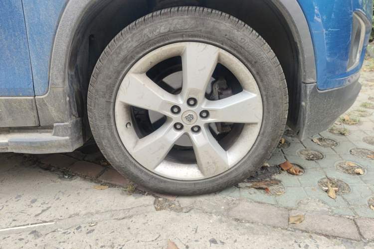 Used Chevrolet Trax 2014 1.4T Automatic Two-Wheel Drive Luxury Model Right Front Wheel Hub