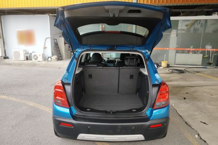 Used Chevrolet Trax 2014 1.4T Automatic Two-Wheel Drive Luxury Model Trunk